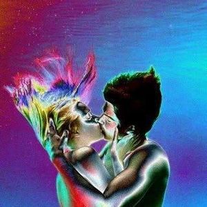 Meet your Posher, Claudia