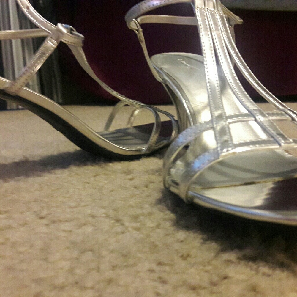 Shoes - Picture 2 of 4