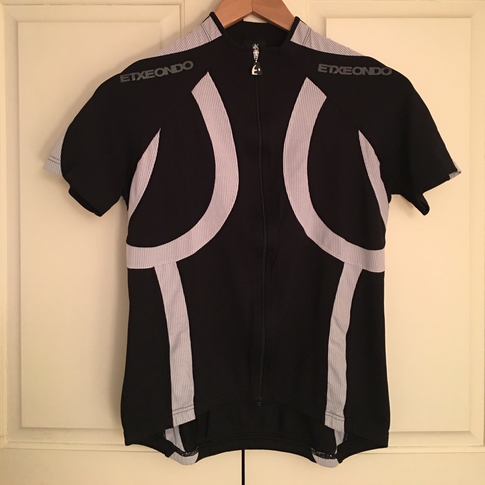 ETXEONDO cycling/spinning jersey size Medium.