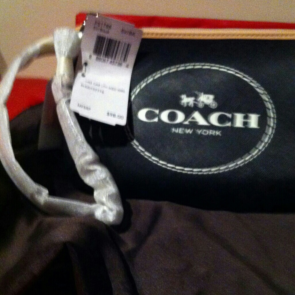 WRISTLET  by COACH...LAST DAY TO BUY BEFORE Bye !!