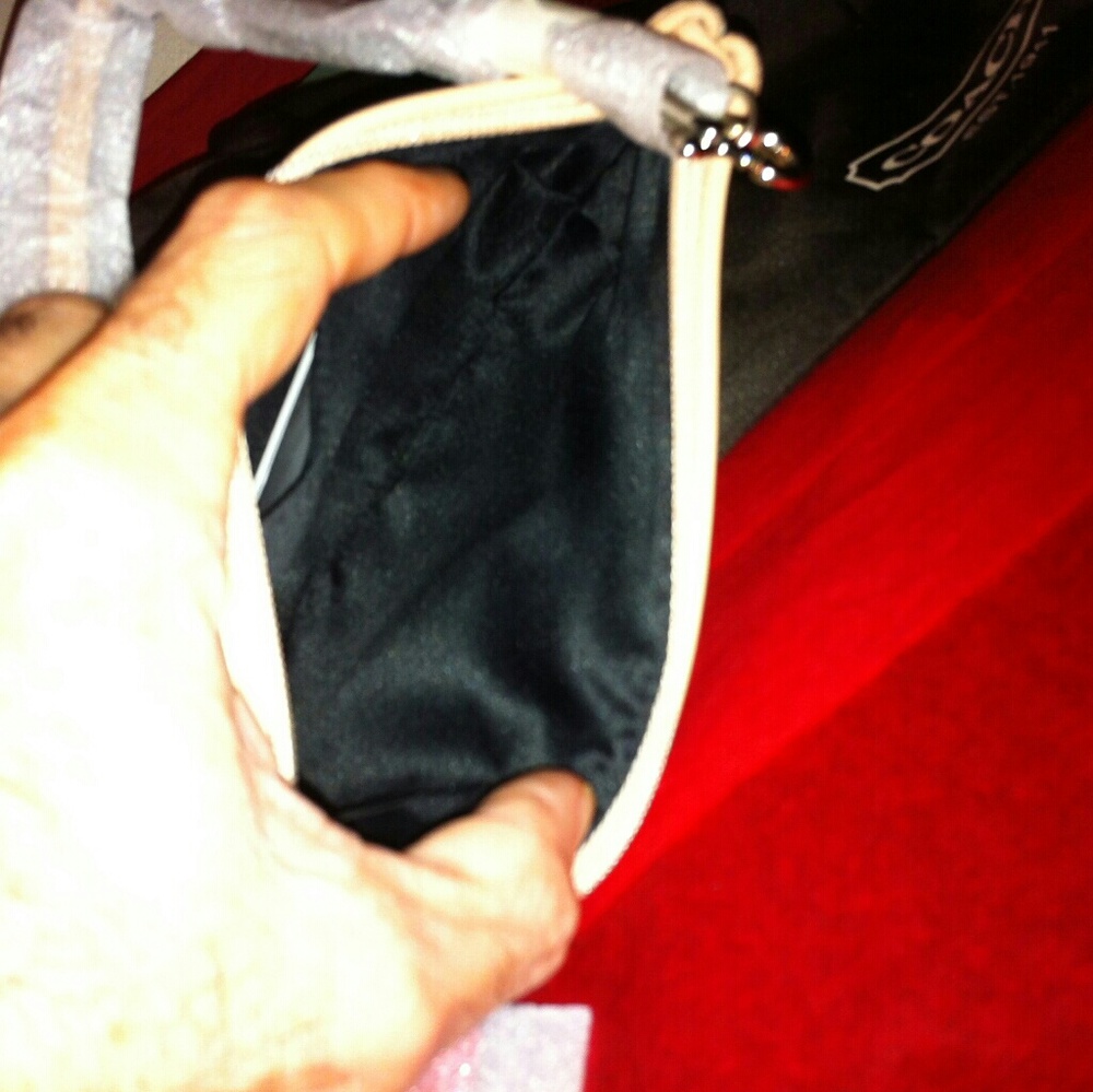 WRISTLET  by COACH...LAST DAY TO BUY BEFORE Bye !! - Picture 8 of 8
