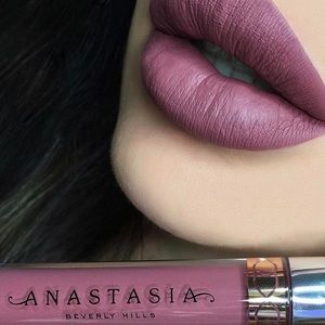 💖Liquid Lipstick💖 in "Poet"