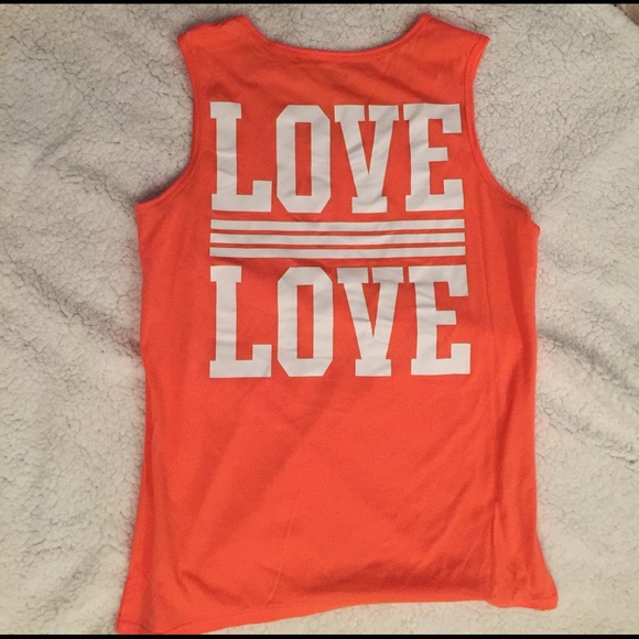 BNWT Coral Colored Pocketed Tank❤️ - Picture 3 of 3