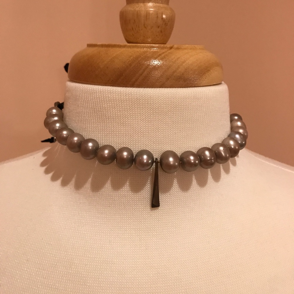 Pearl choker