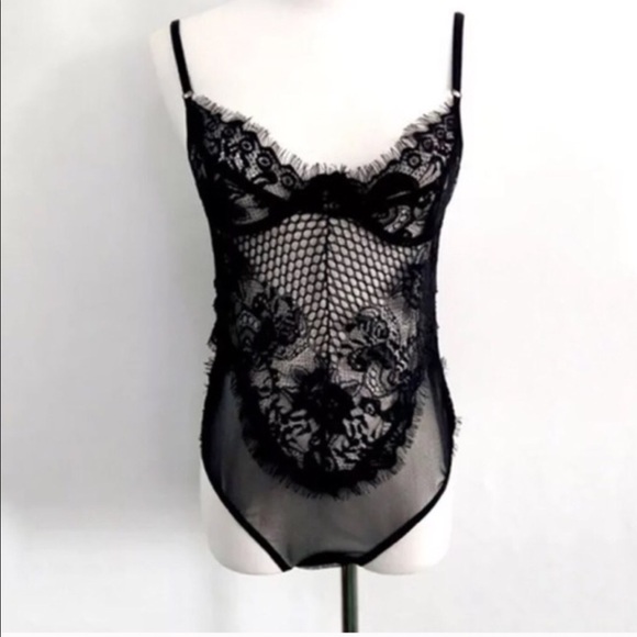 🌷Sale! 🌸 Gorgeous Eyelash Lace Bodysuit • - Picture 4 of 6