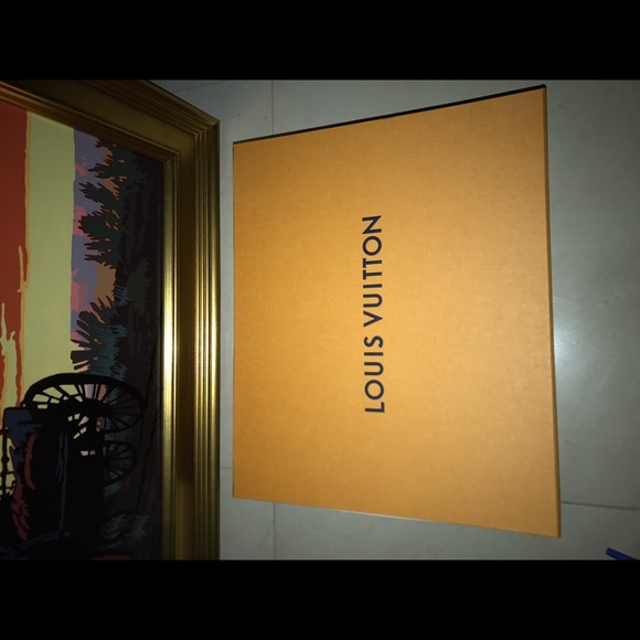 Selling my Louis Vuitton handbag - Picture 3 of 3