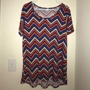 NWOT LulaRoe Classic Tee