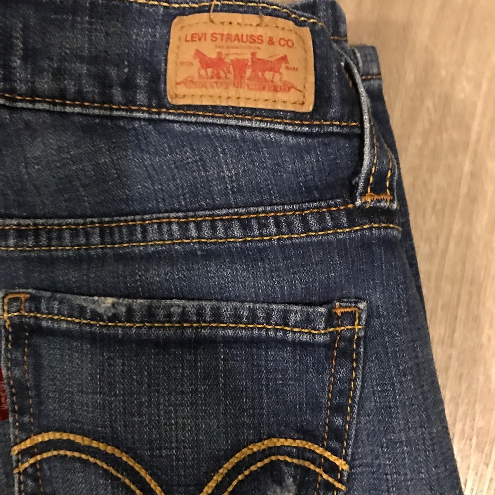 Distressed Levi's - Picture 2 of 3