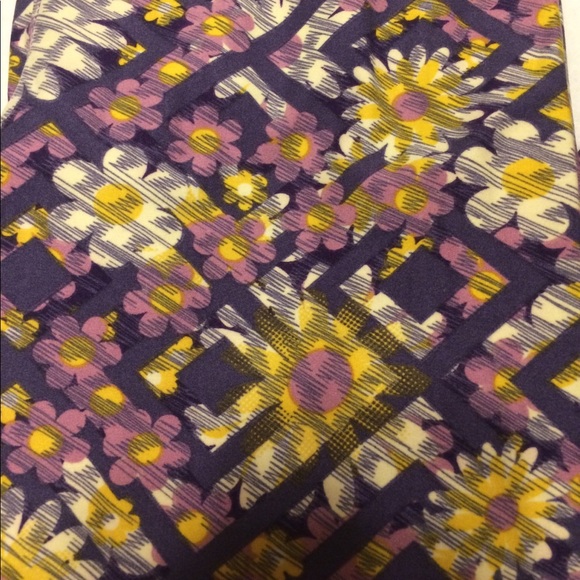 LulaRoe OS leggings - Picture 3 of 7