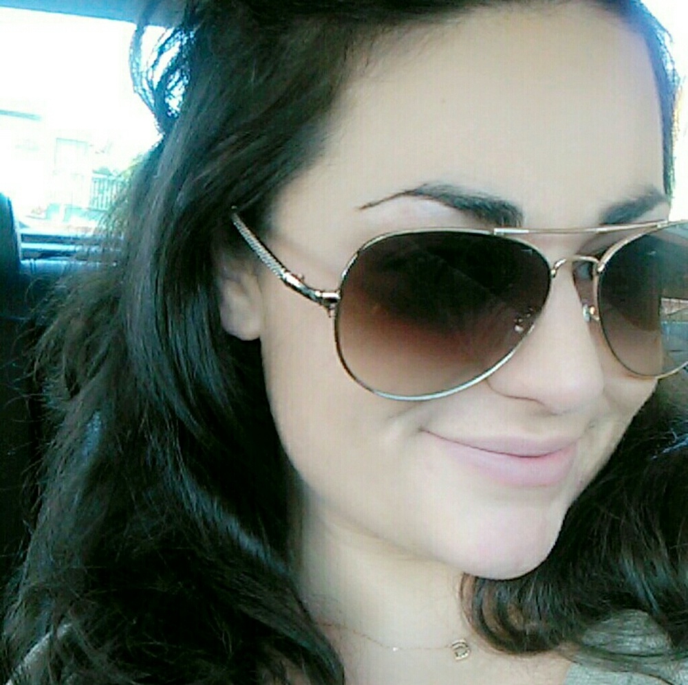 Meet your Posher, Gina