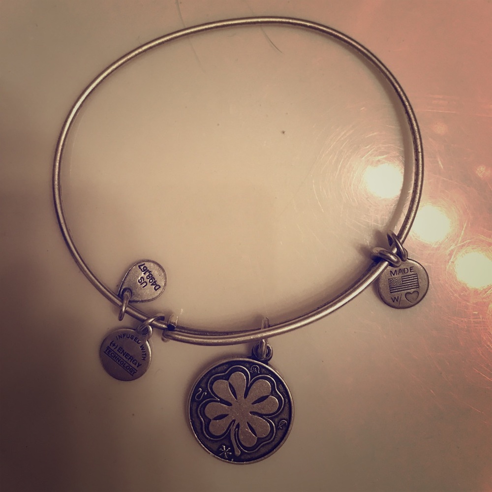 Alex and ani silver 4 leaf clover bangle🍀