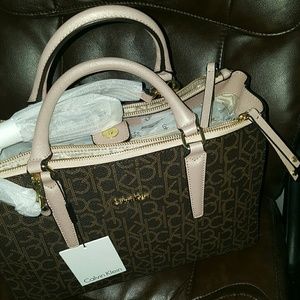 🔴SOLD🔴 NWT Calvin Klein monogram sachet