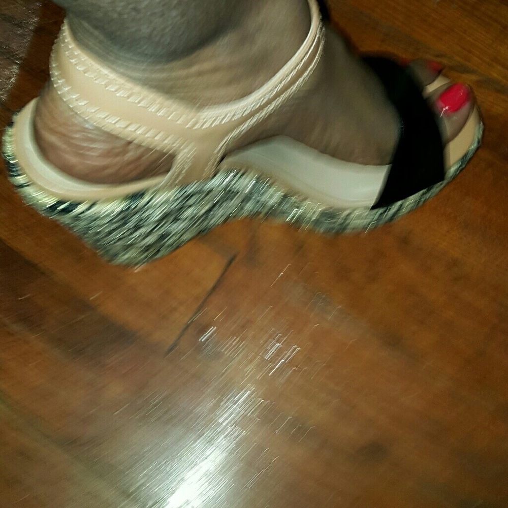 Shoes - Picture 2 of 4