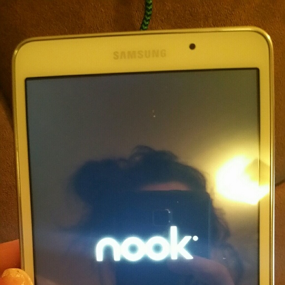 Samsung Galaxy Nook - Picture 1 of 7