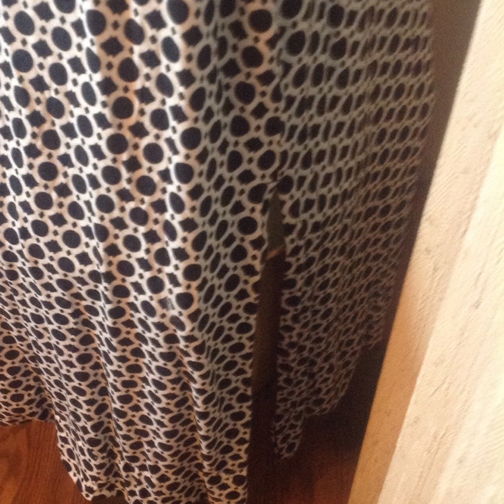 BANANA REPUBLIC BEAUTIFUL BLACK AND WHITE DRESS - Picture 3 of 5