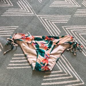 Tropical side tie bikini bottoms small NEVER WORN