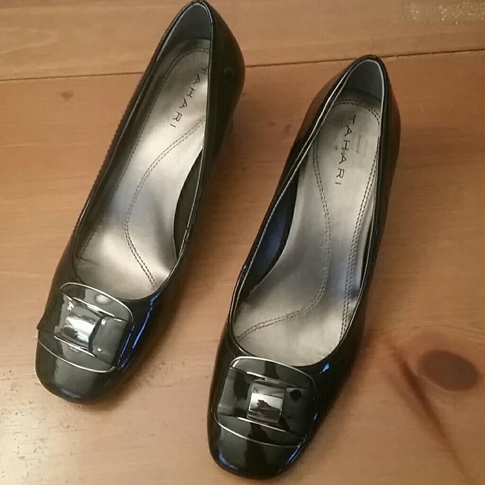 Black paten leather low heal shoes