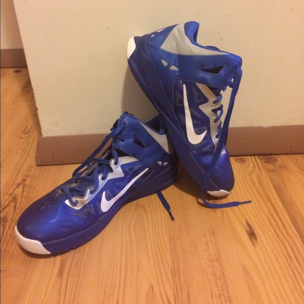 Basketball sneakers