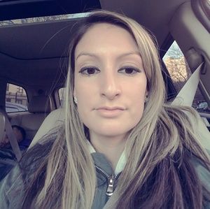 Meet your Posher, Ana