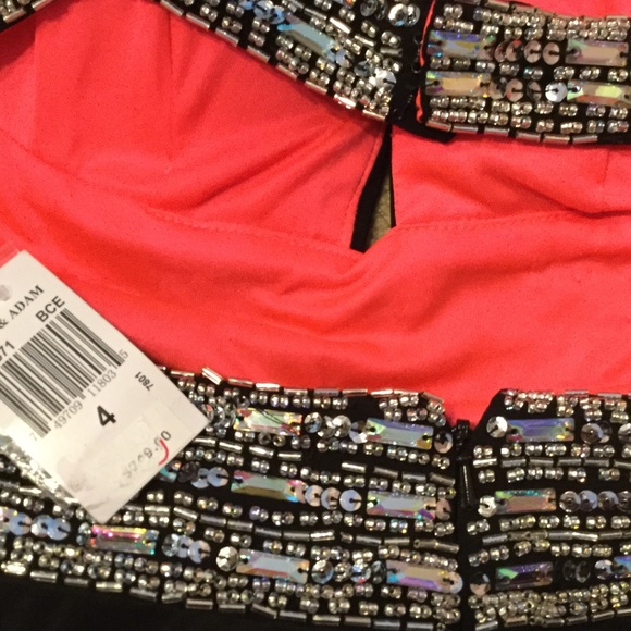 Long ITY Cleo Neck Bead a must have - Picture 3 of 4