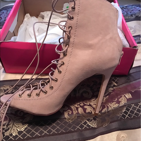 Heels - Picture 2 of 2