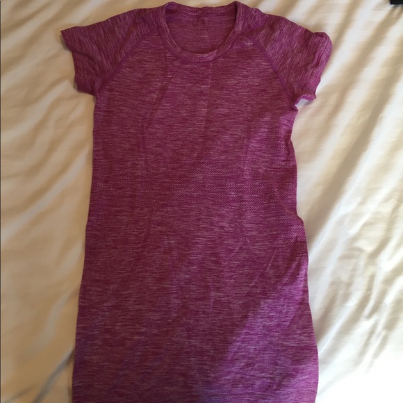 lululemon athletica Tops - Lululemon short sleeve top with silverscent