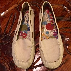 Hush Puppies Canvas Loafer 8.5