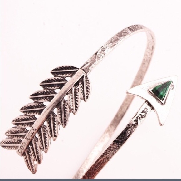 Boho cupids arrow arm cuff - Picture 2 of 3