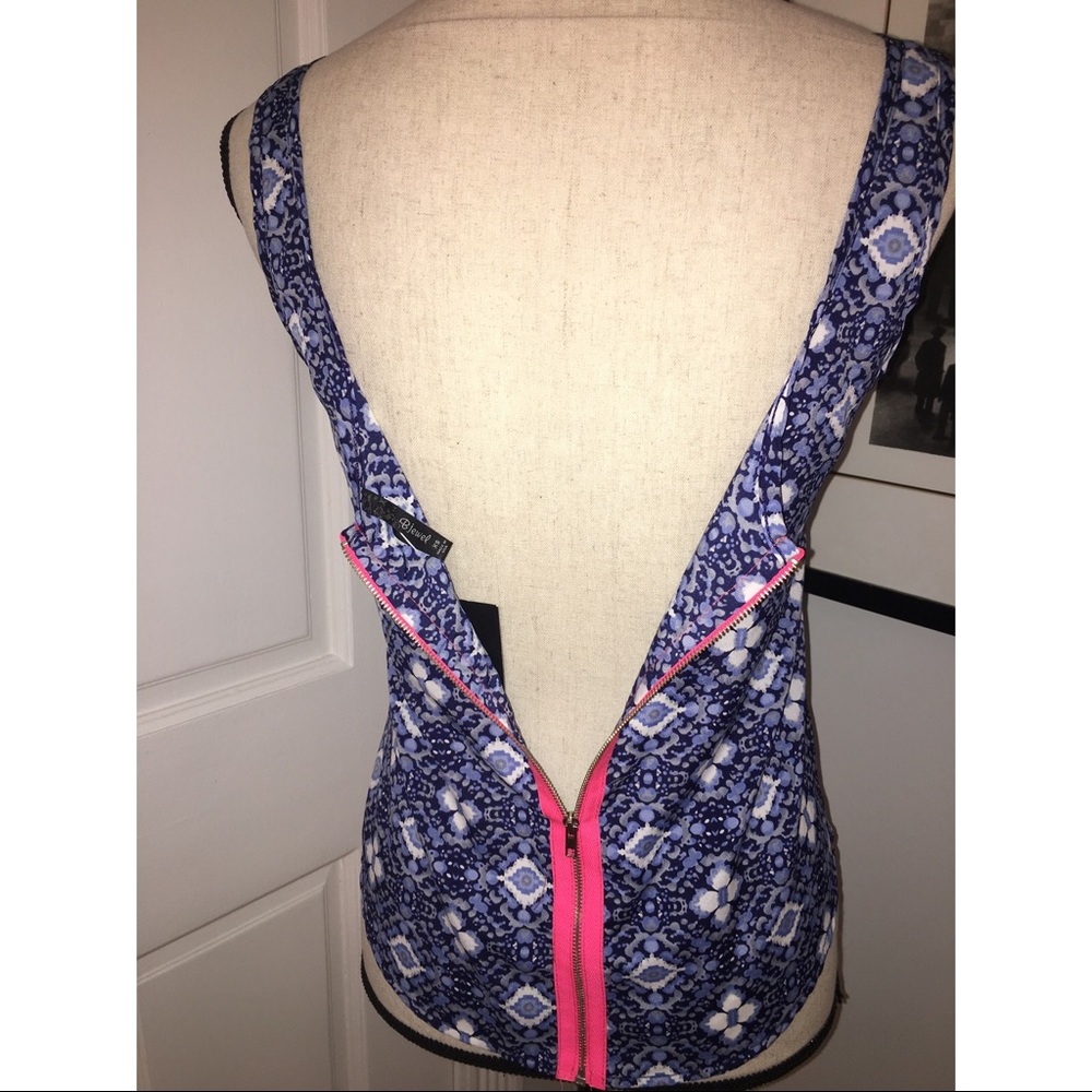 Women's printed Blouse tank size xs - Picture 4 of 6