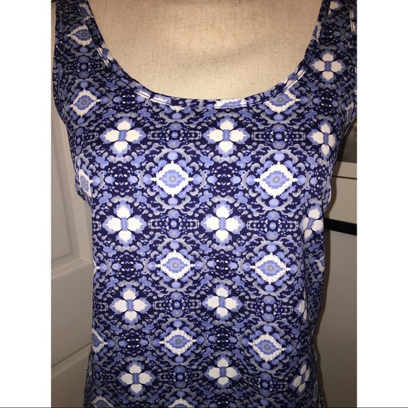 Women's printed Blouse tank size xs - Picture 2 of 6