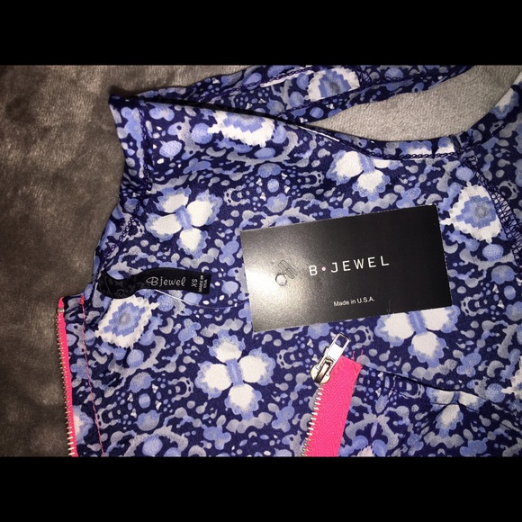 Women's printed Blouse tank size xs - Picture 5 of 6