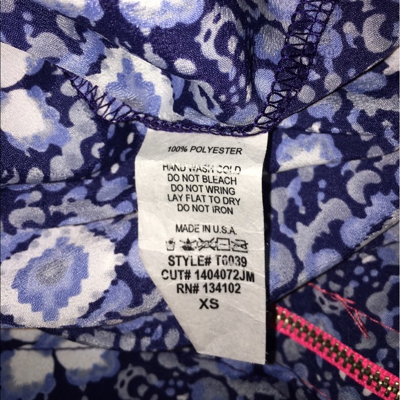 Women's printed Blouse tank size xs - Picture 6 of 6