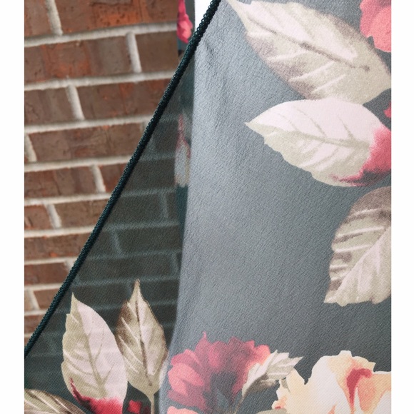 ❗️LAST ONE❗️Plus Size Floral Kimono - Picture 6 of 7