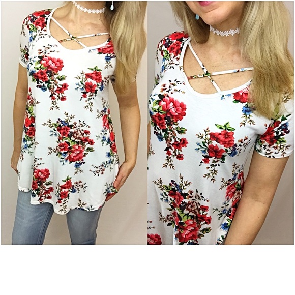 🔴PRICEDROP🔴Floral Crisscross Tunic Top SM sold - Picture 6 of 6