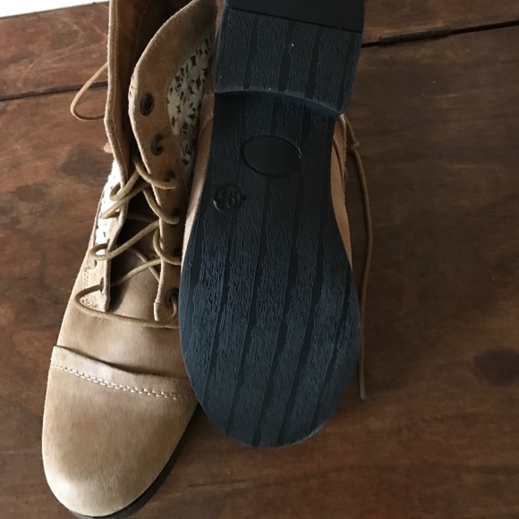 Shoes - Picture 3 of 3