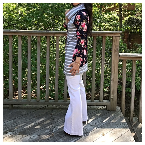 ✨LAST ONE ✨Cowl neck floral back striped tunic - Picture 5 of 6