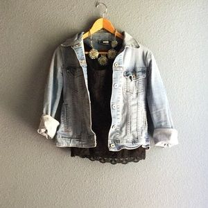 PB🍍Brand Black Lace Top