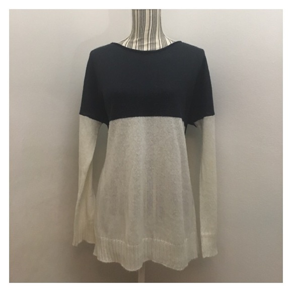 GAP Sweaters - Gap color block sweater