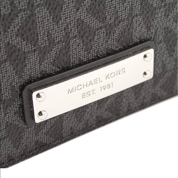 MICHAEL KORS WALLET - Picture 2 of 6