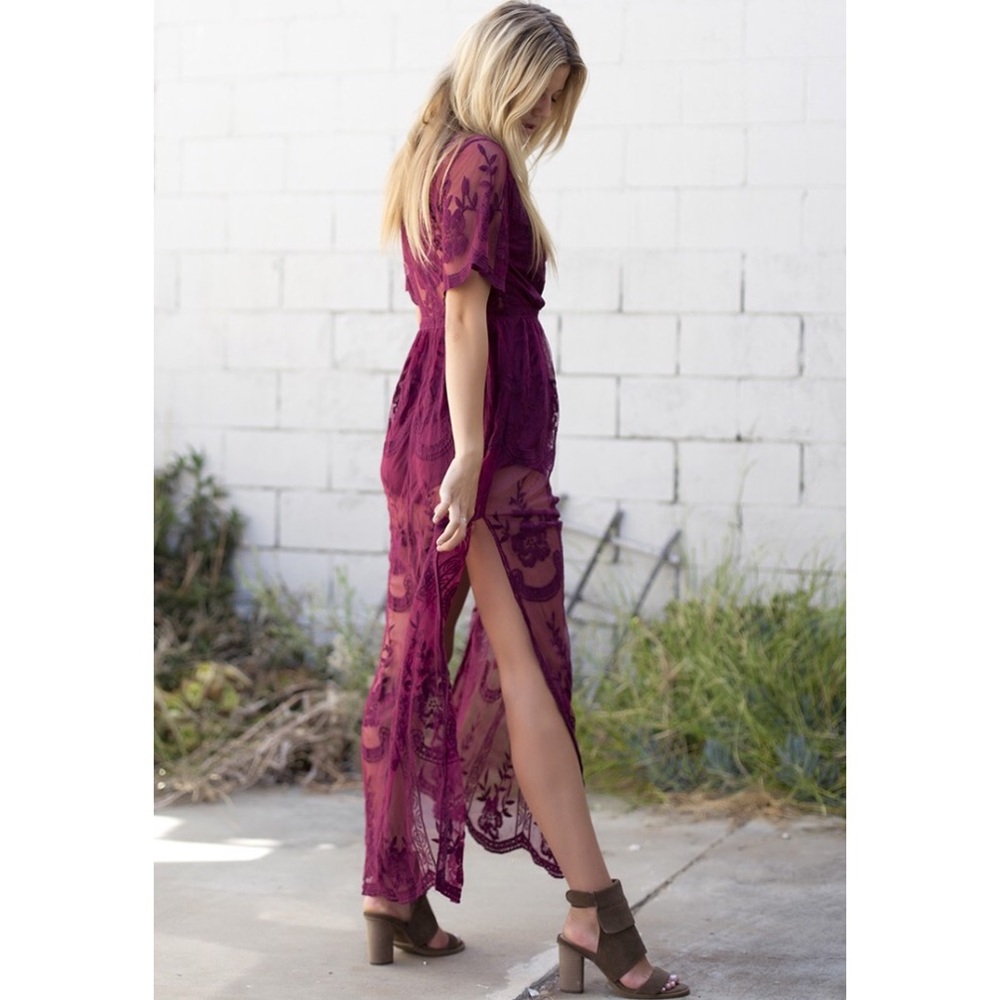 LAST ONE • Wine Lace Maxi Dress - Picture 4 of 5