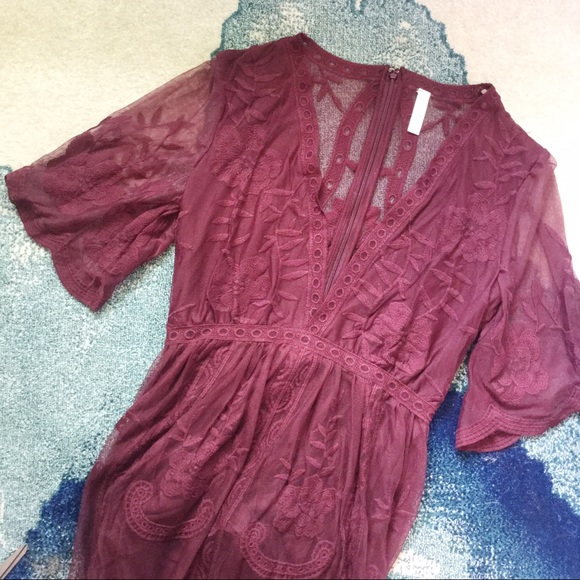 LAST ONE • Wine Lace Maxi Dress - Picture 5 of 5