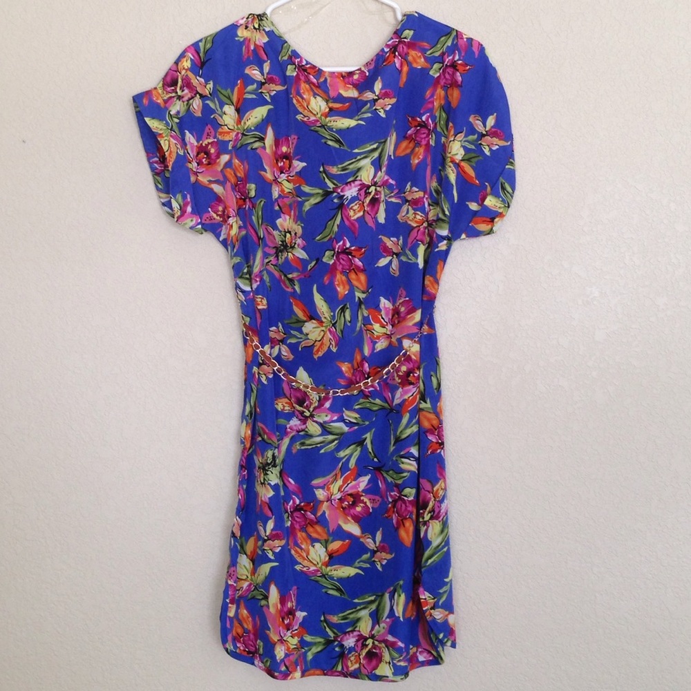 •New Floral Dress• - Picture 2 of 8