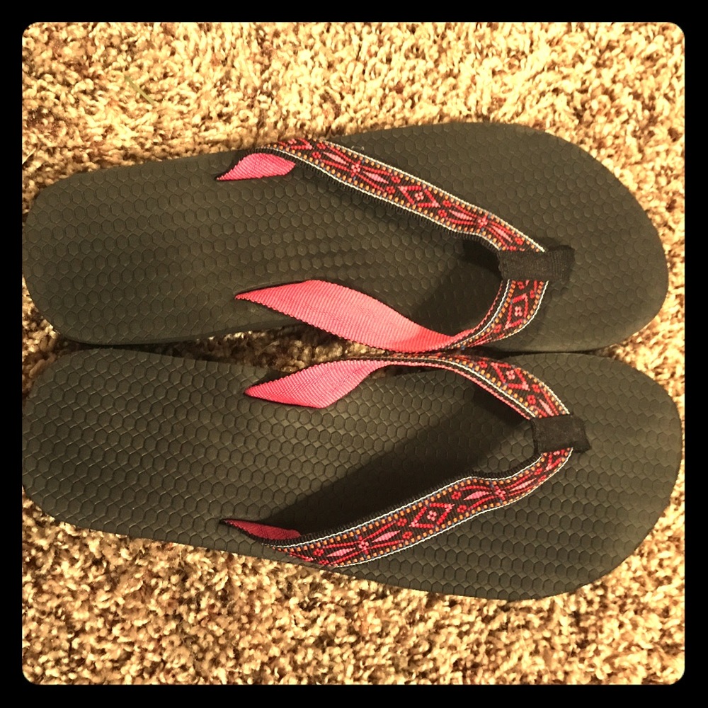 Target flip flops. NEVER BEEN WORN! SIZE 7.