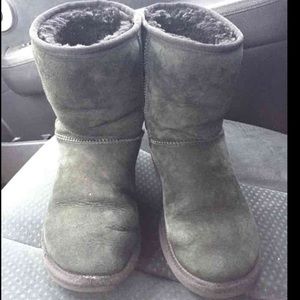 Black uggs