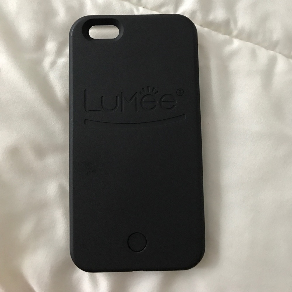 Lumee IPhone 6 Plus case with charger