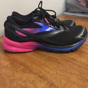 Great condition preowned Brooks Launch 4