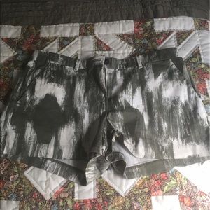Banana Republic green pattern shorts