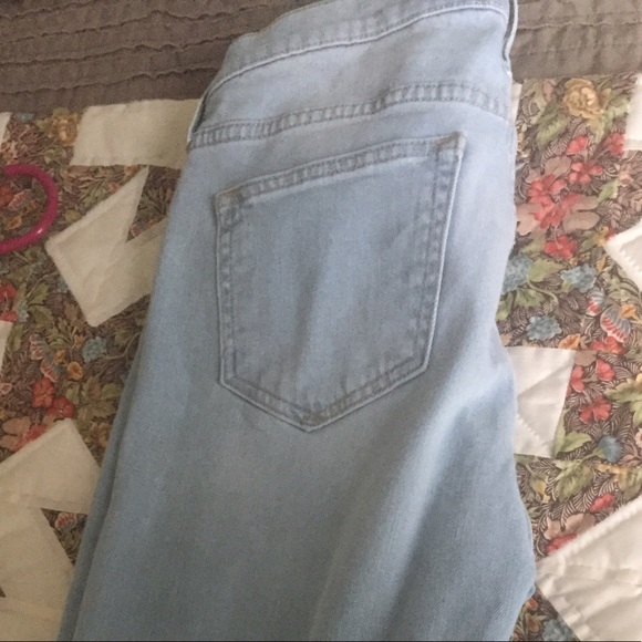 Gap light wash jeans - Picture 2 of 4