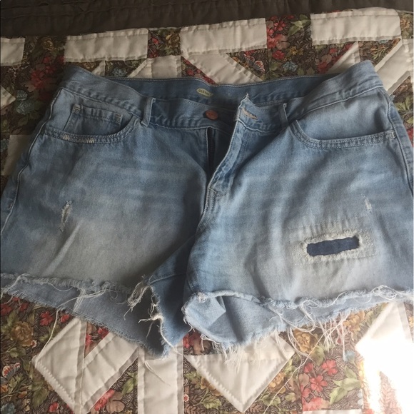 Distressed shorts - Picture 1 of 2