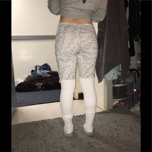 Alo leggings half Palm Springs neutral half white